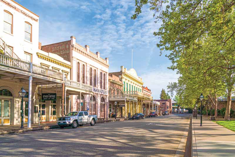 A view of an Old Sacramento street.
