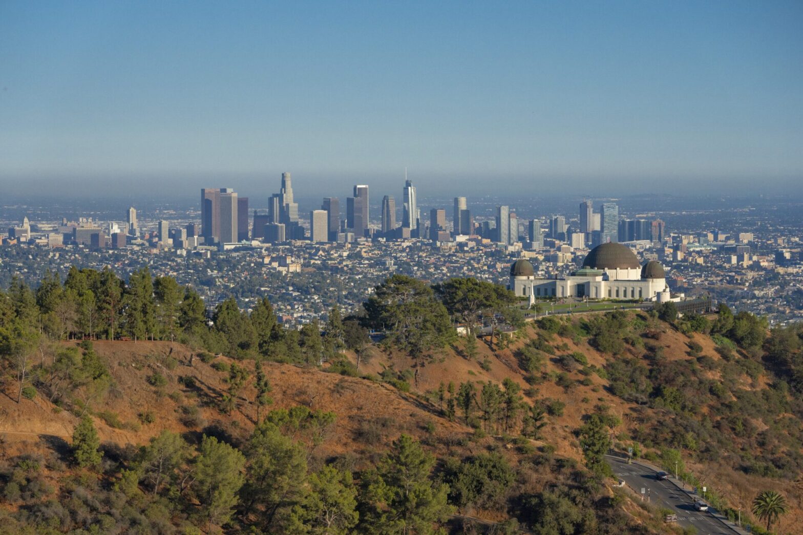 L.A. moves to boost tourism wages amid industry pushback