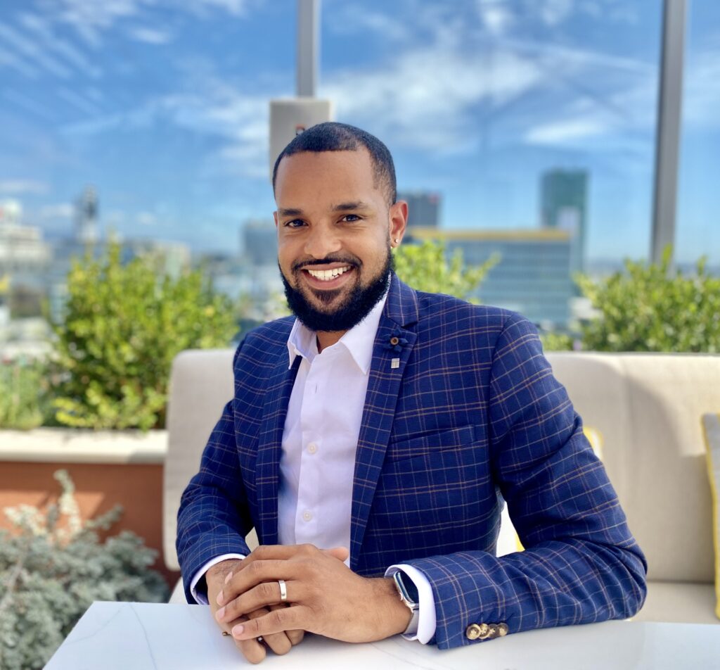 A headshot of Larry Bryant.