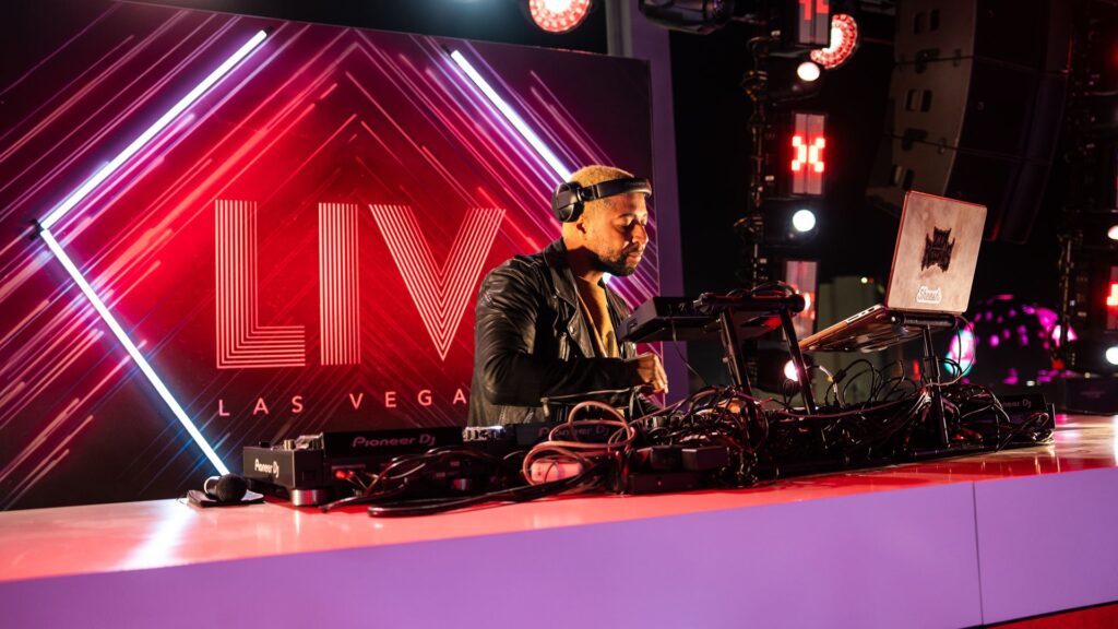 A DJ playing his set at the Fontainebleau Vegas. 